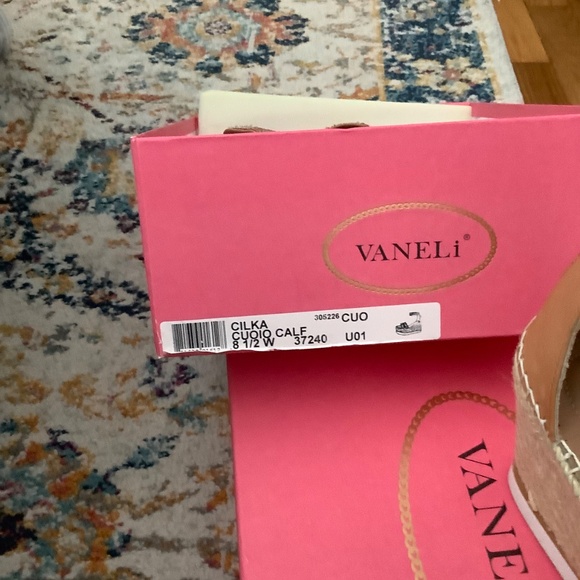 Sandals - Picture 3 of 3